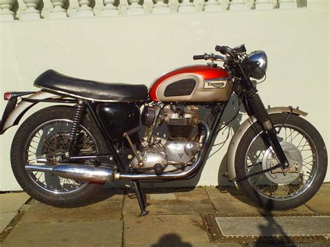 1969 TRIUMPH BONNEVILLE T120 SOLD | Car And Classic