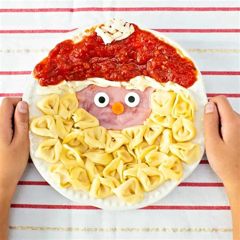 Christmas is indeed a time for fun and cheer. Santa Pasta Christmas Dinner - helloyummy