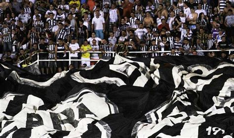 Escalação, fotos, vídeos e lances da partida. Venda de ingressos para Ceará x Vitória continua nesta quarta-feira - TV TOTAL