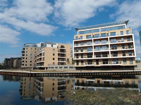 It's 48 miles or 77 km from essex to london, which takes about 1 hour, 8 minutes to drive. Essex Wharf, London - Omega Citylifts Installations Ltd ...
