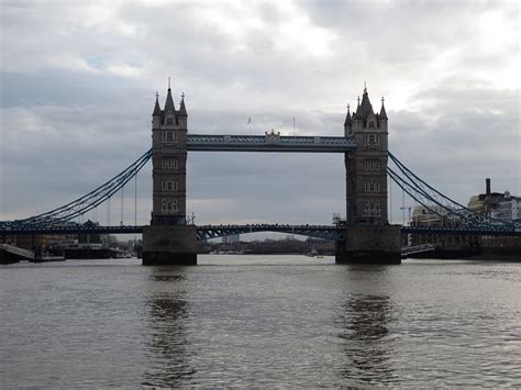 London Bridge Isnt In London And Other Fun Facts