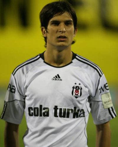 Beşiktaş necip uysal ile nikah tazeledi! Descubre las Promesas del Mundo del Fútbol: Necip Uysal