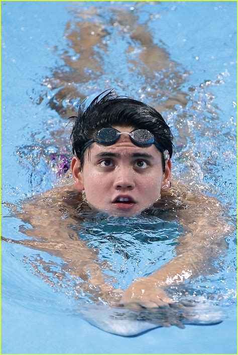 Joseph Schooling Beats Michael Phelps In 100m Butterfly And Wins