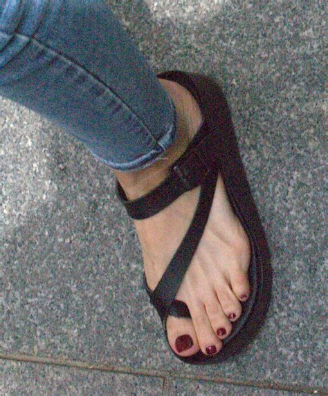 candid turkish girls feet candid foot of some mix turkish girls from street
