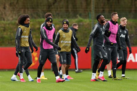 Headlines linking to the best sites from around the web. Man United: Training plan in place despite coronavirus ...