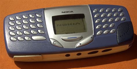 5 Crazy And Weird Smartphone Designs From The 2000s That Still Confuse Us