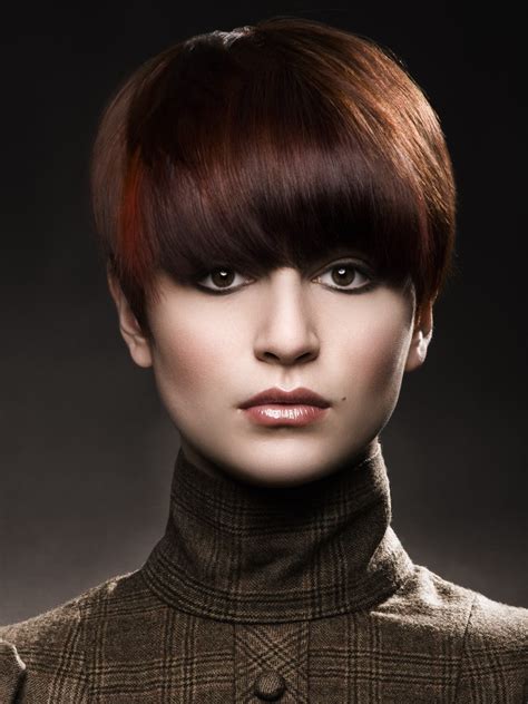 Short and versatile must-have hairstyles for the season