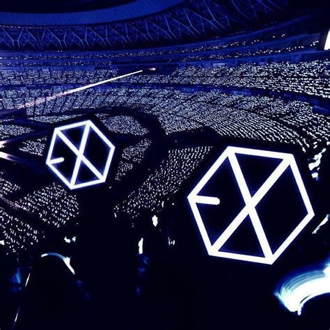 Pin By Planet On ⊰⌬﹡els 20﹡ Exo Lightstick Exo Exo Album
