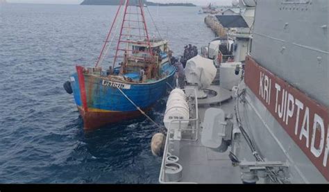Tni Al Tangkap Kapal Ikan Vietnam Di Laut Natuna