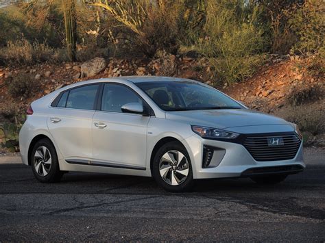 2018 Hyundai Ioniq Hybrid Test Drive Review Your Everyday Prius Beater