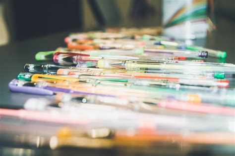 Glitter gel pens can be used to add that extra flare to older art pieces and make really nice postcards for the holidays or any occasion. Draw with gel pens. | Things to Do When You're Bored ...