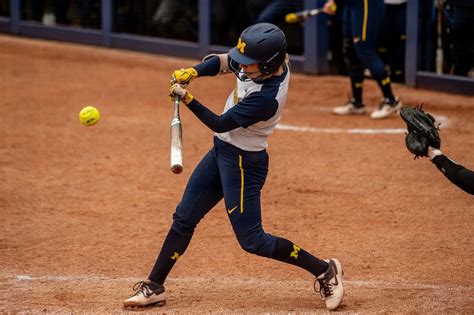 Michigan Softball With Another Perfect Weekend Improves To 9 0 Mlive Com