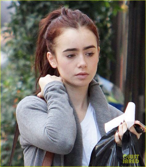 Lily Collins Looks Incredible Even Without Make Up Lily Collins Hair