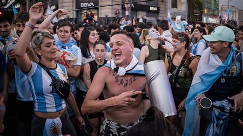 Watch Cyclist Captures Incredible World Cup Final Celebrations In Buenos Aires After Argentina