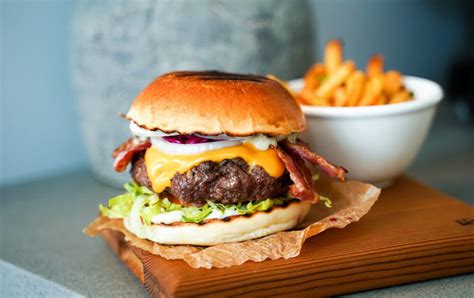 Burger king (bk) is an american multinational chain of hamburger fast food restaurants. Trøffel Bacon Burger