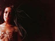 Aaliyah Nuda 30 Anni In La Regina Dei Dannati