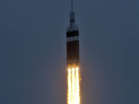 Stunning Photos Of Nasas Orion From Launch To Splashdown Abc News