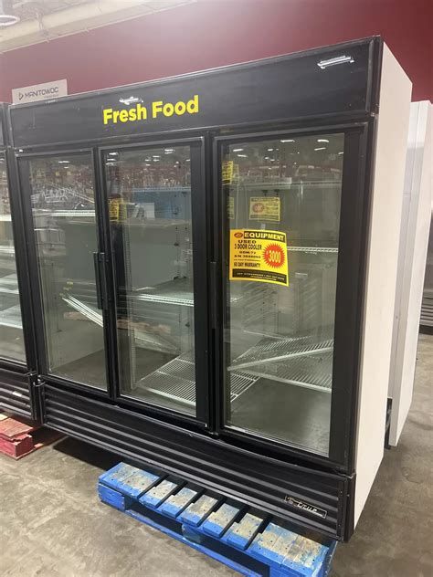 True 3 Door Merchandising Refrigerator Lit Restaurant Supply