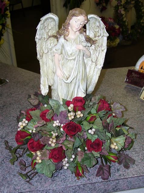 We are a happy and friendly team and would be pleased to discuss any requirements you may have. Creative & Custom Funeral Flower Trends