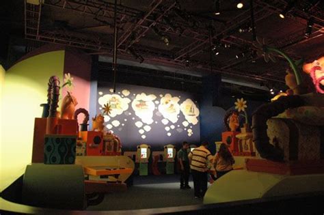 What'll i do, what'll i do? The Great Piggy Bank Adventure at Epcot : The DIS ...