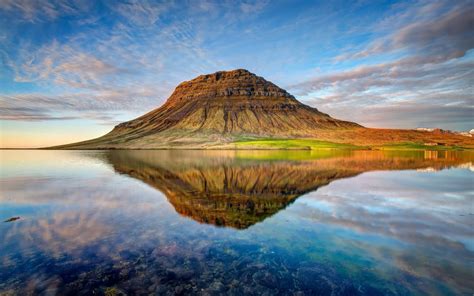 These Surreal Pictures Of Icelands Natural Beauty Will