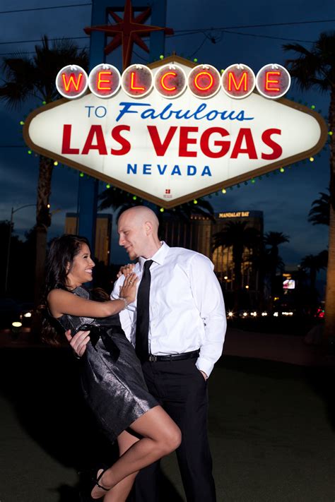 Sweet And Stylish Strip Engagement Session {las Vegas Boulevard} Little Vegas Wedding