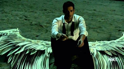 While feeling the heat to return to hell, lucifer makes time to investigate how overeager paparazzi a pro quarterback on the brink of superstardom wakes to a grisly discovery and calls on lucifer to help. Gibt es irgendeine Bedeutung für die Flügelfarben der ...