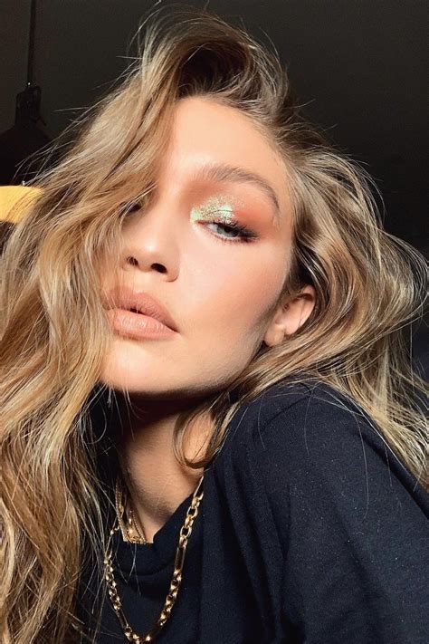 This Is The Secret To Keeping Your Eyeshadow Smudge Proof All Night