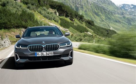At the 2014 beijing auto show bmw has presented the vision future luxury, a show car that explores new ideas for luxury vehicles and previews a possible future. Neuer BMW 5er 2020 Facelift Limousine und Touring - Autogefühl