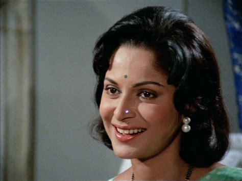 waheeda rehman in kabhi kabhi 1976 waheeda rehman beautiful bollywood actress bollywood pictures