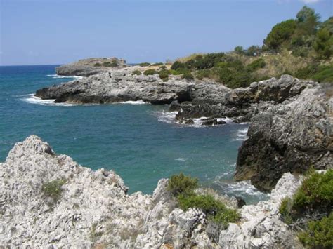 Per informazioni o per prenotare appartamenti, scrivete o lasciate un recapito telefonico a info@camerotamarina.it o a corola@inwind.it: CAMEROTA CAMPANIA SOUTH ITALY - HOLIDAYS TRAVEL & PROPERTY ...