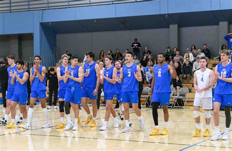 Two Top 3 Matchups Await Ucla Mens Volleyball In Hawaii Daily Bruin