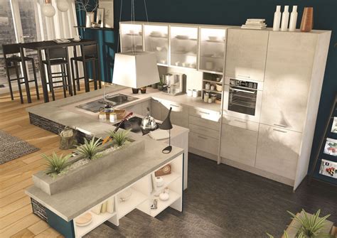 Cuisine sur mesure ou cuisine montée au prix d'une cuisine en kit, façades aux couleurs et aspects tendance, caissons aménagés nos cuisines équipées avec îlot. Cuisine îlot central : 12 photos de cuisinistes | Cuisines ...