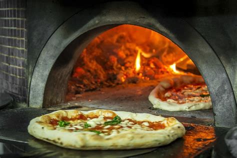 Pizza Making In Naples Now Has Unesco Heritage Status Pizza