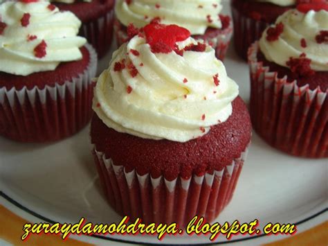 Learn how to make red velvet cupcakes! DAPUR CIK IDA: RED VELVET CUPCAKE
