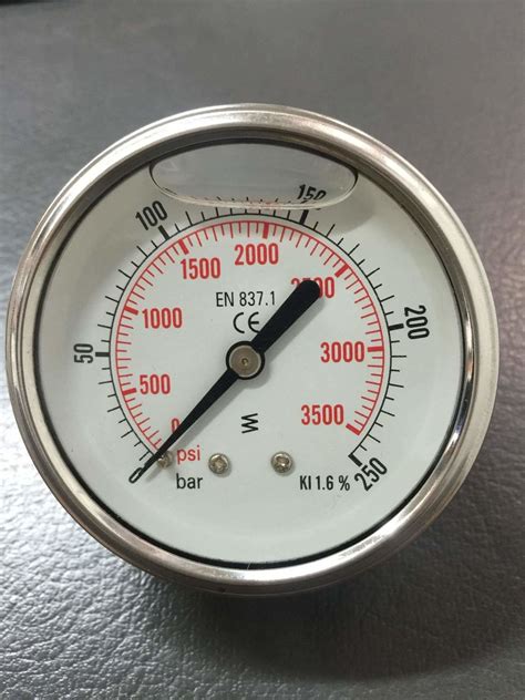 Pressure Gauge 25 Inch Diameter Liquid Dampened With 14 Inch Rear