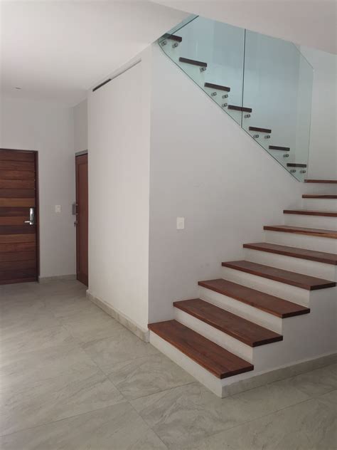 This One Including The Treads Painting The Risers Escaleras Para