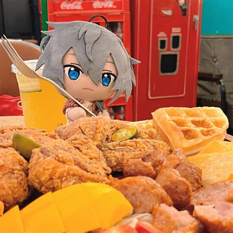 狐一🍓 on Twitter | Crazy b, Ensemble stars, Plushies