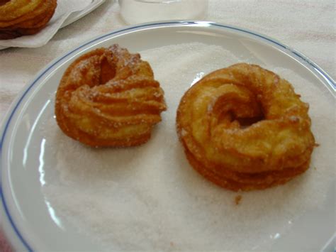 (io ho usato una bocchetta n.7 e sono venute medio piccole). Zeppole di San Giuseppe | Le Ricette di Annett