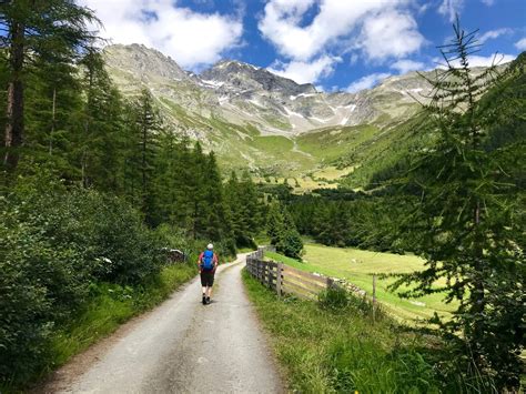 Ahrntal is a comune in south tyrol in northern italy, located about 70 kilometres northeast of the city of bolzano, on the border with austr. Almenwandern im Ahrntal, Südtirol, mit Veronika Trojer