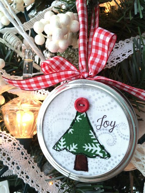 These diy christmas ornaments are so easy peezy that you can make dozens of it to gift to coworkers, family and friends. Jar Lid Applique Christmas Ornaments