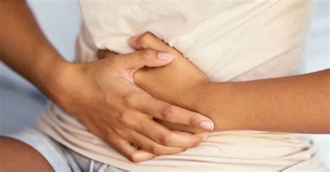 Upper Stomach Pain 10 Causes And When To See A Doctor