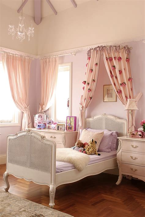 The toddler bed adds a touch of royal elegance to any kid's room. princess theme room, princess room, princess kids room ...
