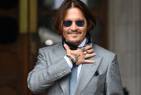 Johnny Depp Will Appear At Rihanna S Lingerie Show As The Big Surprise Of The Production
