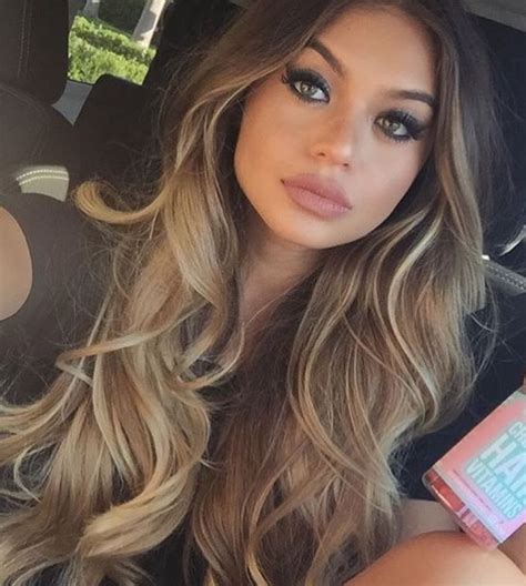 Your stylist can place highlights all through your hair, or strategically to enhance your haircut and. Stunning fall hair colors ideas for brunettes 2017 46 ...