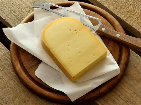 Gouda pikant am Stück Käsetheke Käse