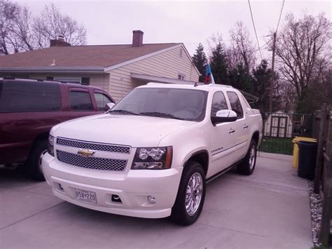 2009 Chevrolet Avalanche Information And Photos Momentcar