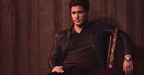 Los actores diego boneta y renata notni posaron juntos por primera vez en un fotografía; FOTOS: Diego Boneta y Renata Notni de vacaciones en la playa