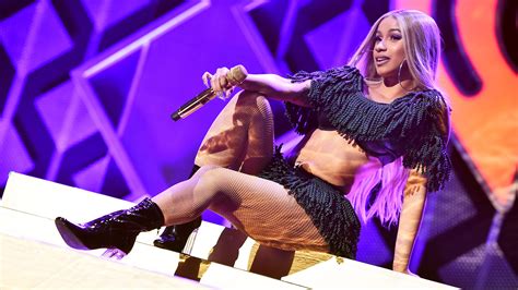 Cardi B Blasts Trump Over Government Shutdown Calls Usa A Hellhole