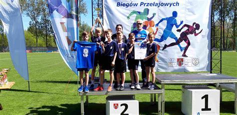 Sp 1 Mosina Drużyna Chłopców Młodszych Z Medalami Mistrzostw Polski